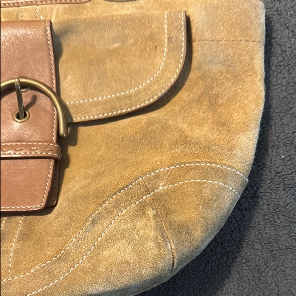 Coach medium Hampton tote Tan Suede Handbag - Picture 3 of 7